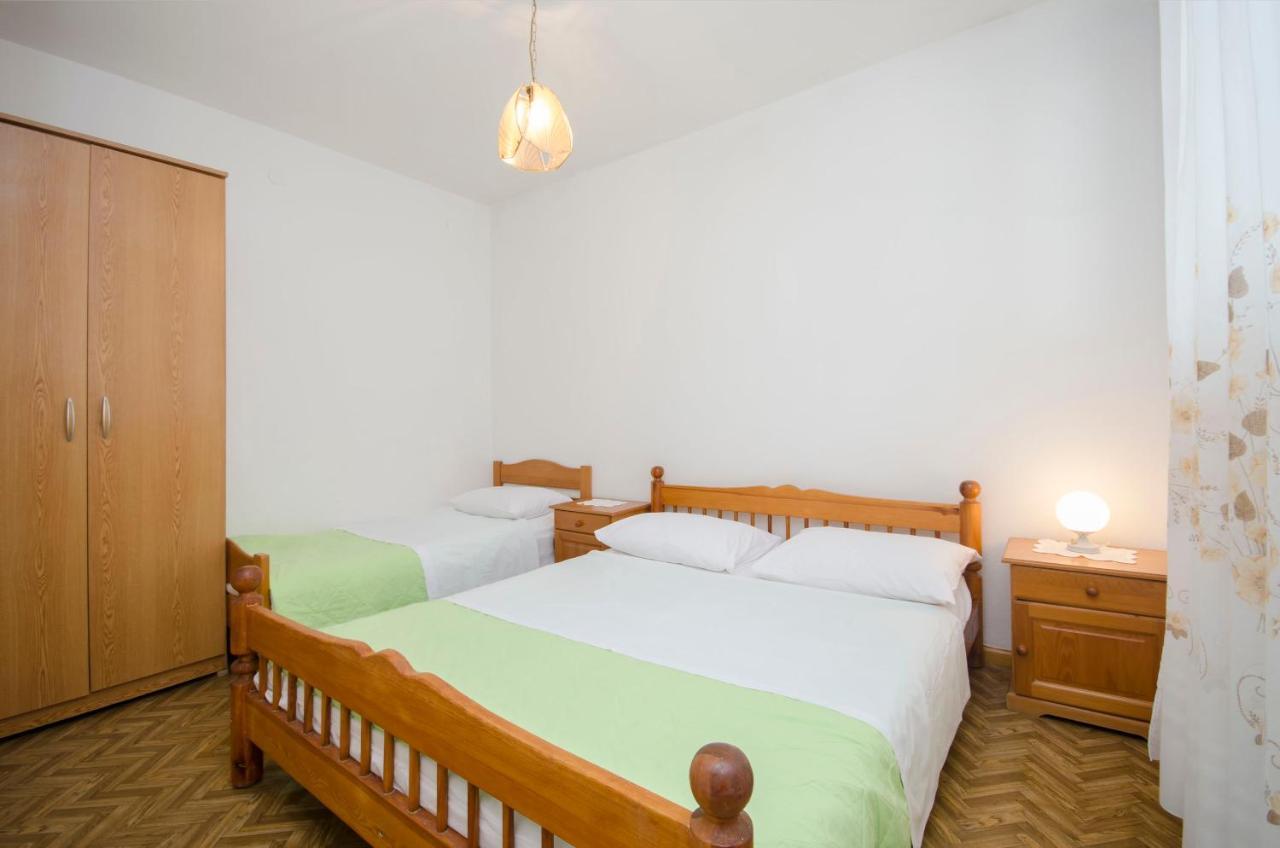 Apartment Niko Vodice Bagian luar foto