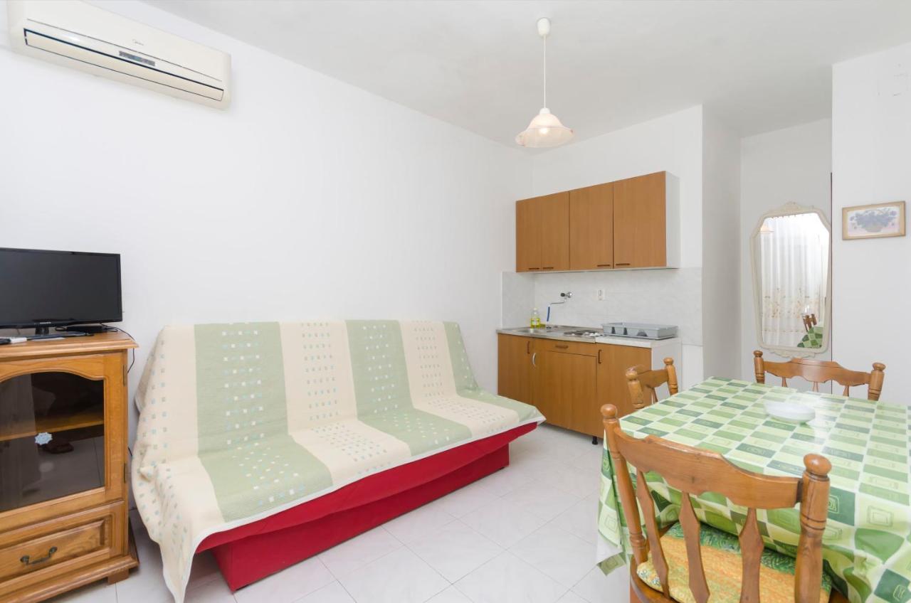 Apartment Niko Vodice Bagian luar foto