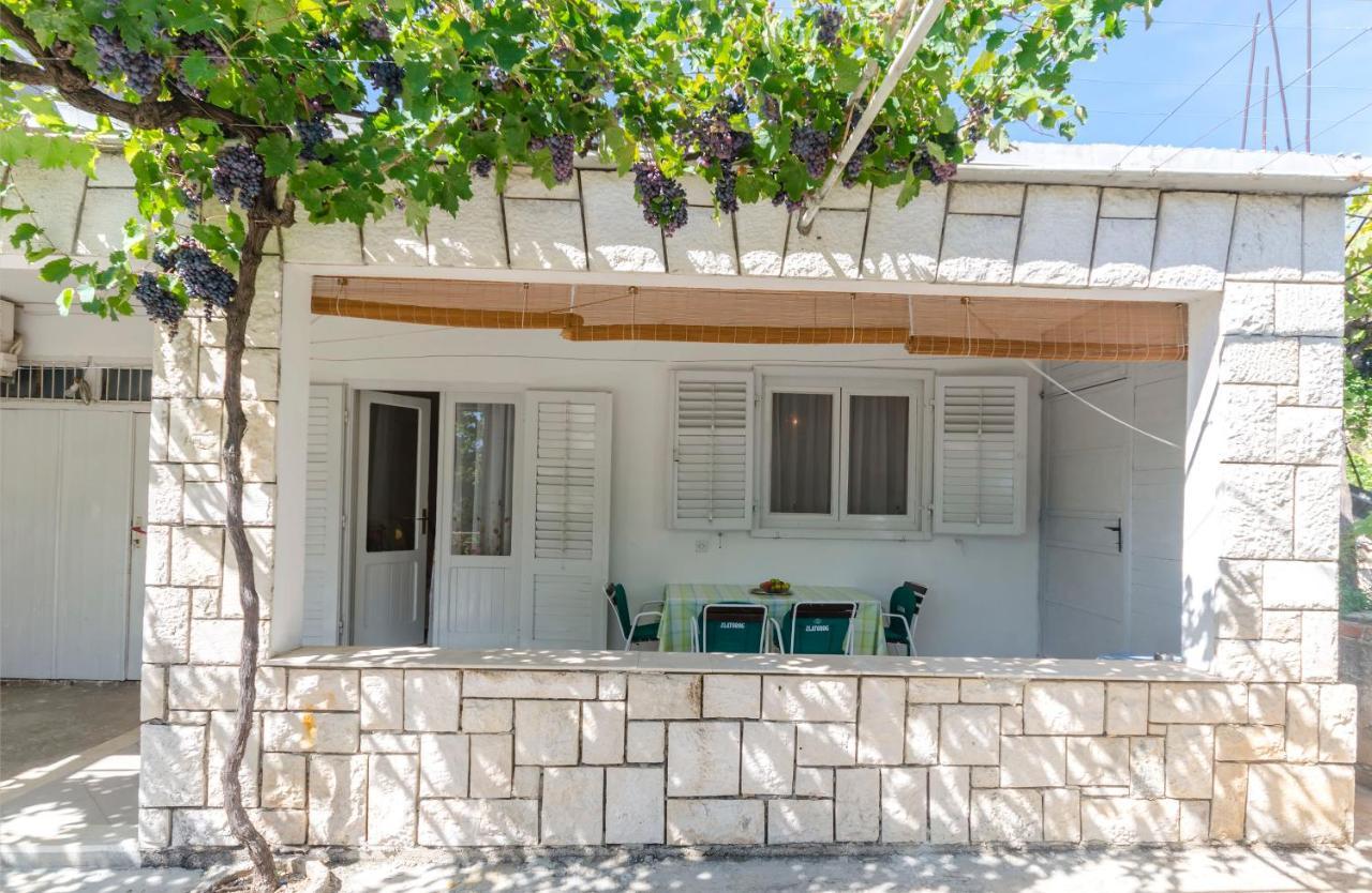 Apartment Niko Vodice Bagian luar foto